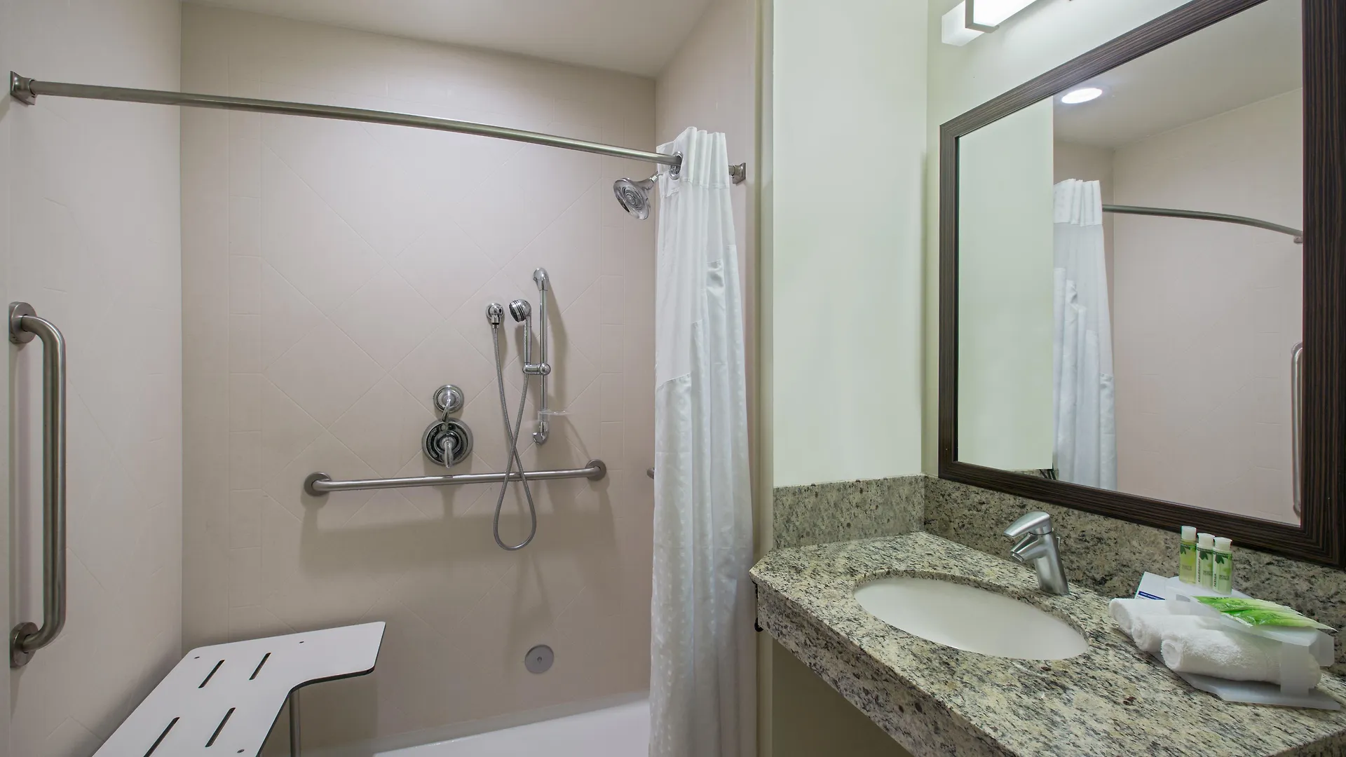 Holiday Inn Express & Suites Kailua-Kona By Ihg